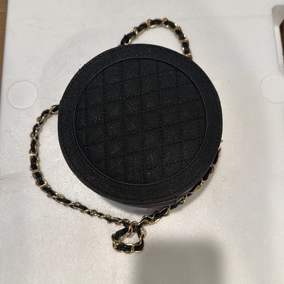 Chanel Filigree Round Clutch with Chain Quilted Caviar Mini - Picture 4 of 16